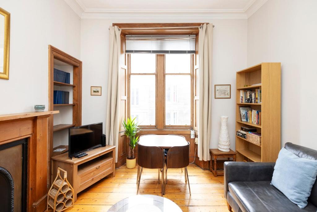 Stockbridge Apartment | Charming 1-Bedroom Edinburgh City Getaway