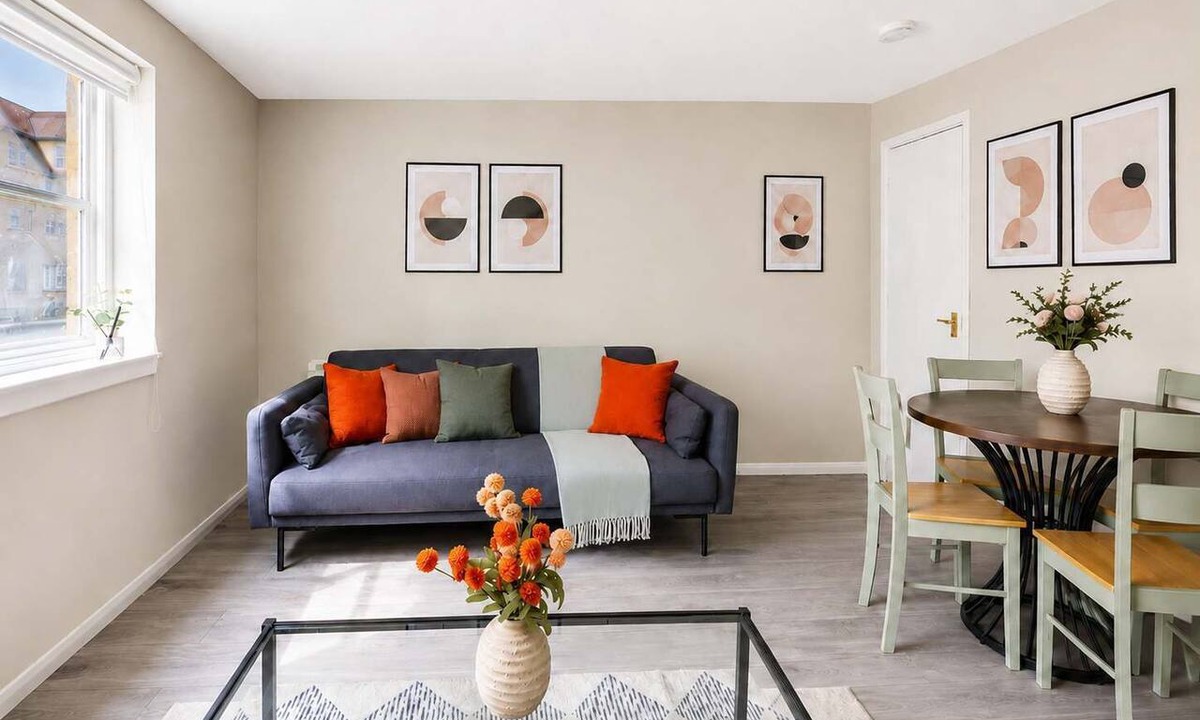 Gifford Apartment | Charming 2BR Flat Near Holyrood Park & Old Town