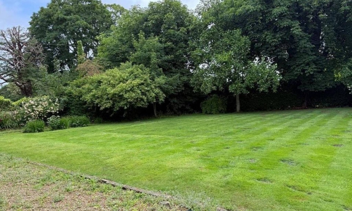 Willesborough House | Charming 8-Bedroom Retreat in Rural Kent Village
