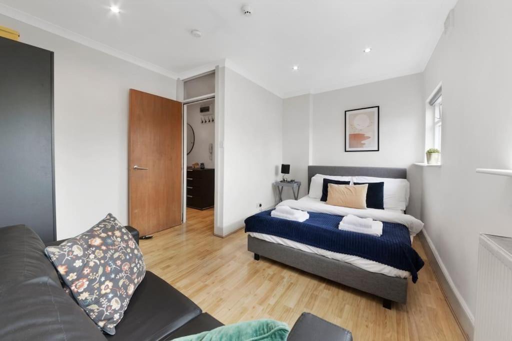 Tollington Apartment | Charming Crouch Hill by MoreThanStays