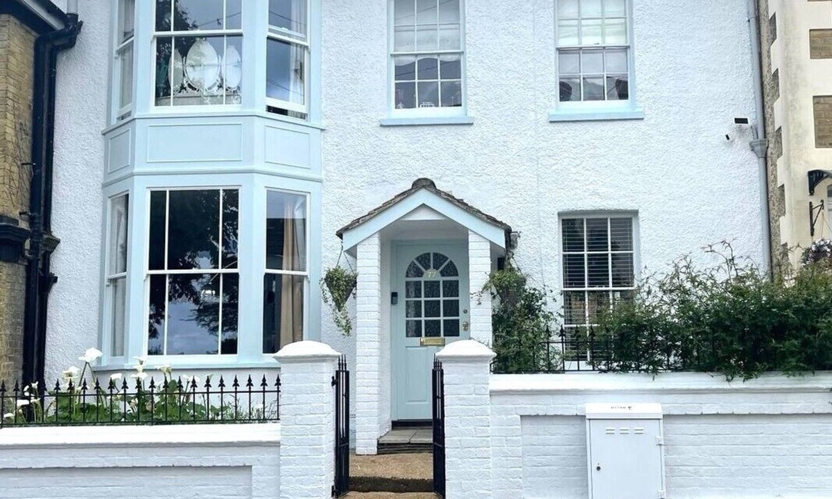 Ryde Cottage | Charming Victorian 4 Bed Cottage - Dog Friendly - Close to Town Centre and Beach