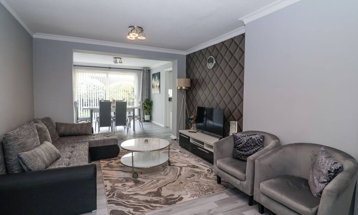 Timsbury House | Charming Zadena in Timsbury