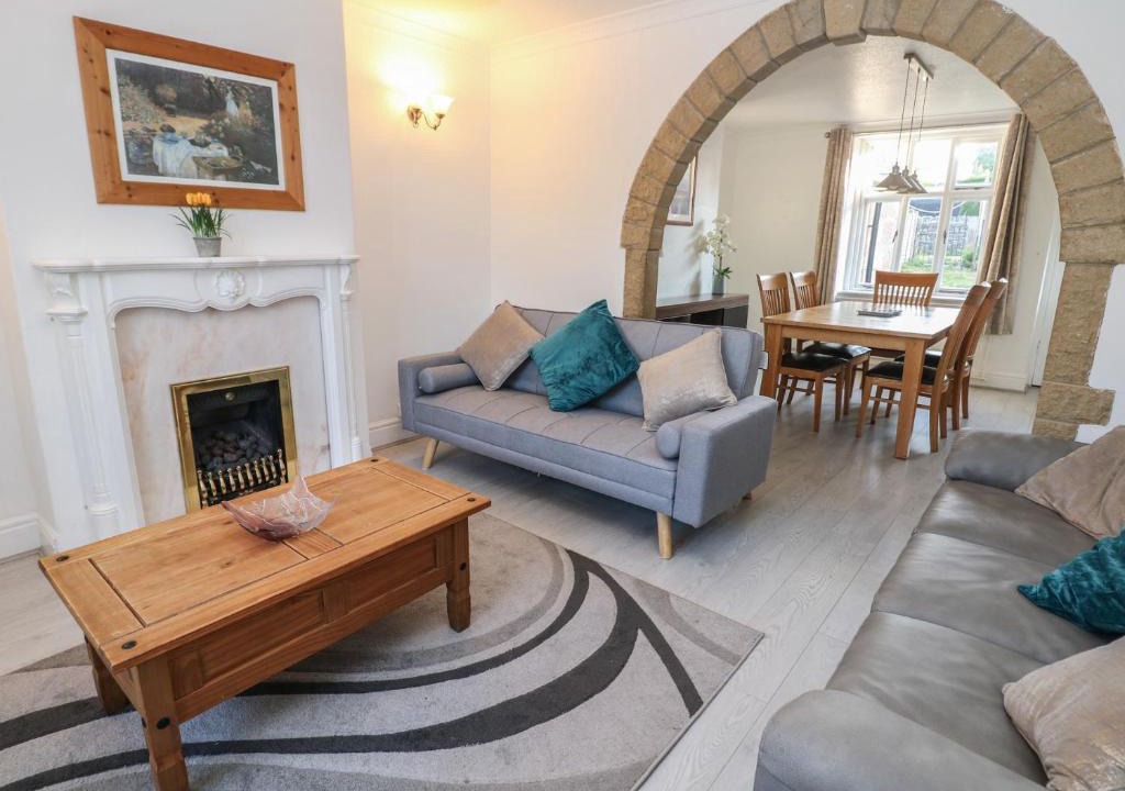 Bakewell House | Cherry Tree Cottage