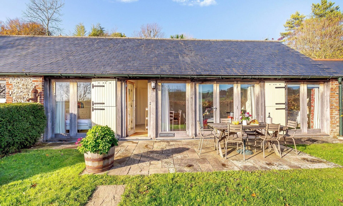 East Dean and Friston Cottage | Chestnut Lodge - UKC6128