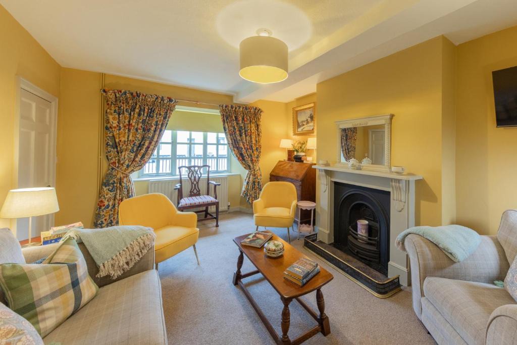 North Bitchburn House | Churchill Cottage