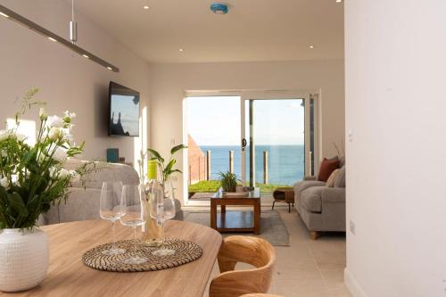Portwrinkle House | Cirrhata