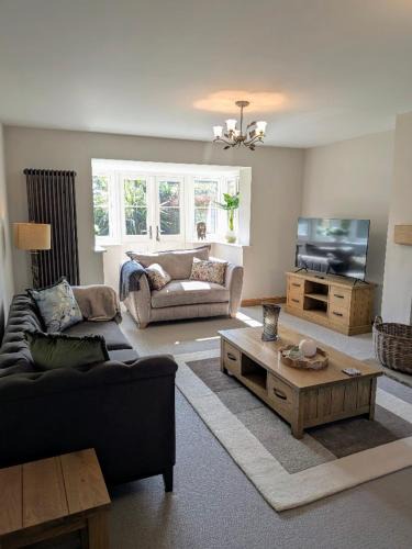 Reighton House | Coastal Whisper Sleeps 10 with Parking