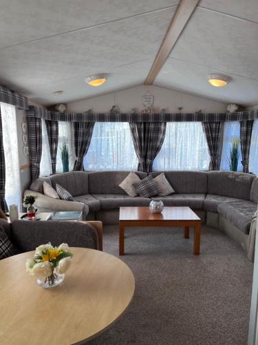 Girvan House | Cocos haven