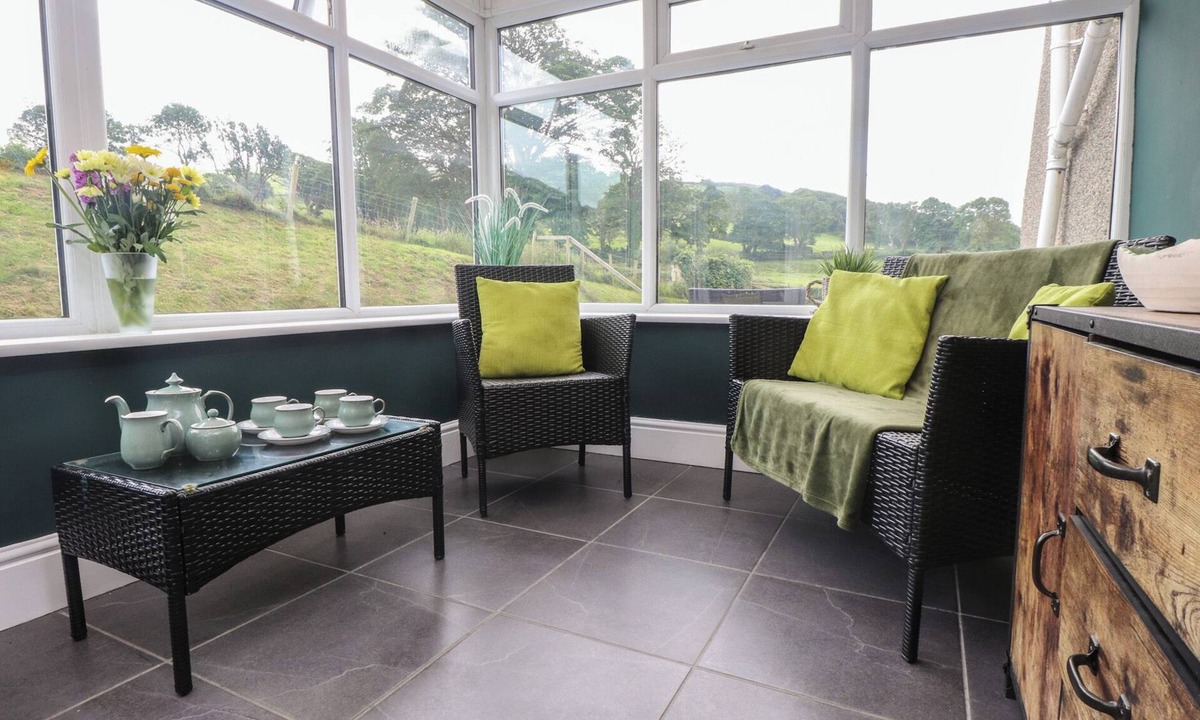 Dinas Cottage | Coetsiws