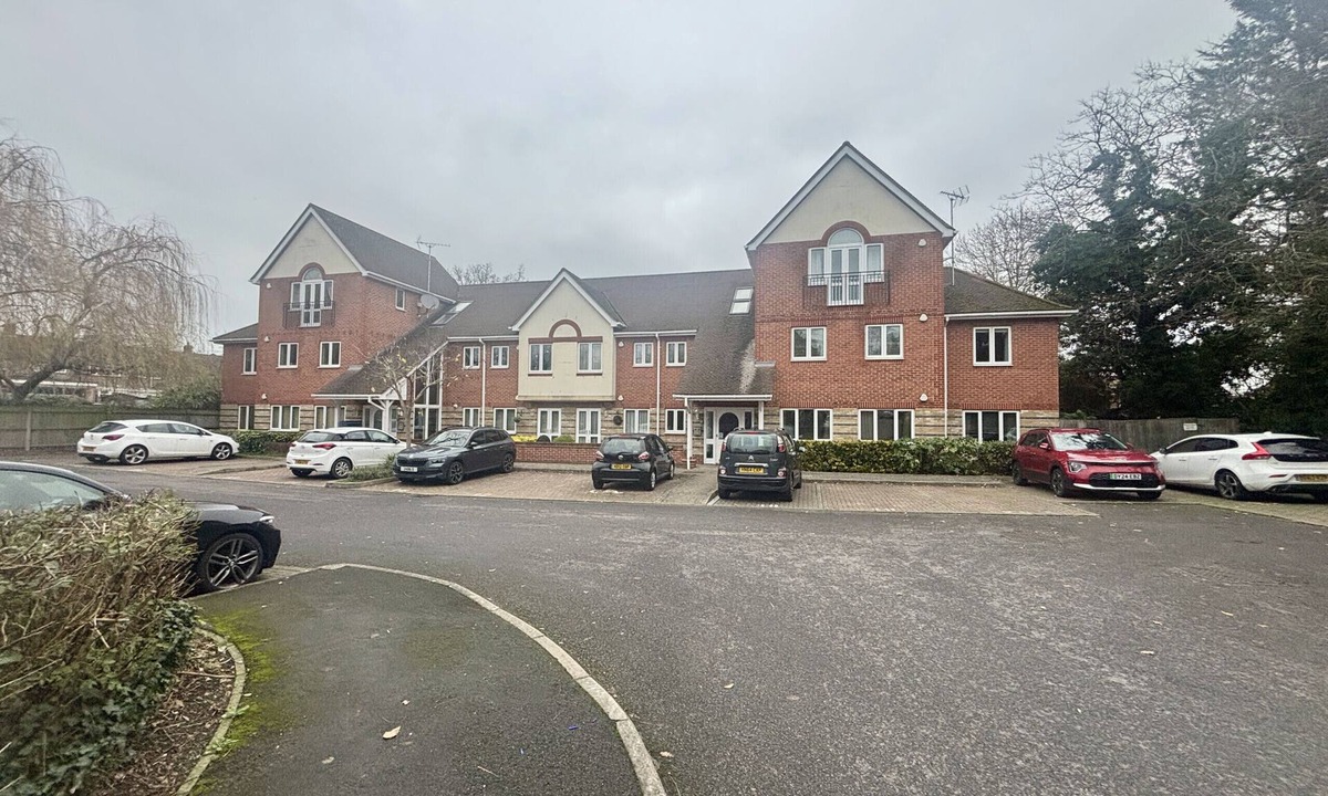 Bracknell Apartment | Comfortable 2 Bedroom Apartment in Bracknell