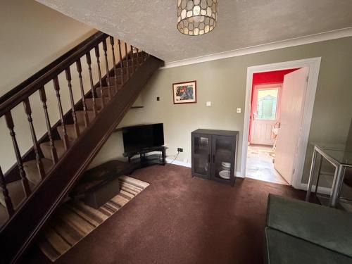 Hanham House | Comfortable 2Bed Home outside Bristol ULEZ, with Parking