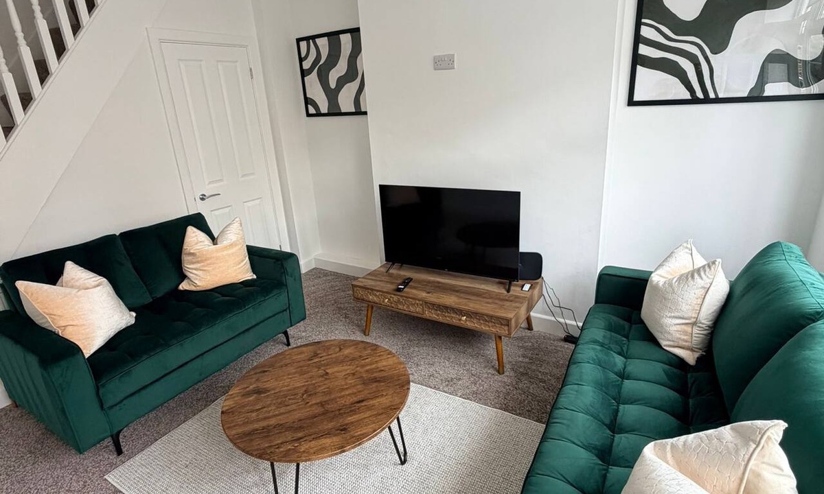 Ridgeway House | Comfortable 3 Bedroom Property in a Great Location