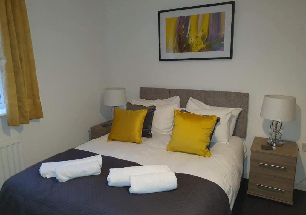 Cribbs Causeway Apartment | Comfortable and Welcoming Beatrix House by Cliftonvalley Apartments