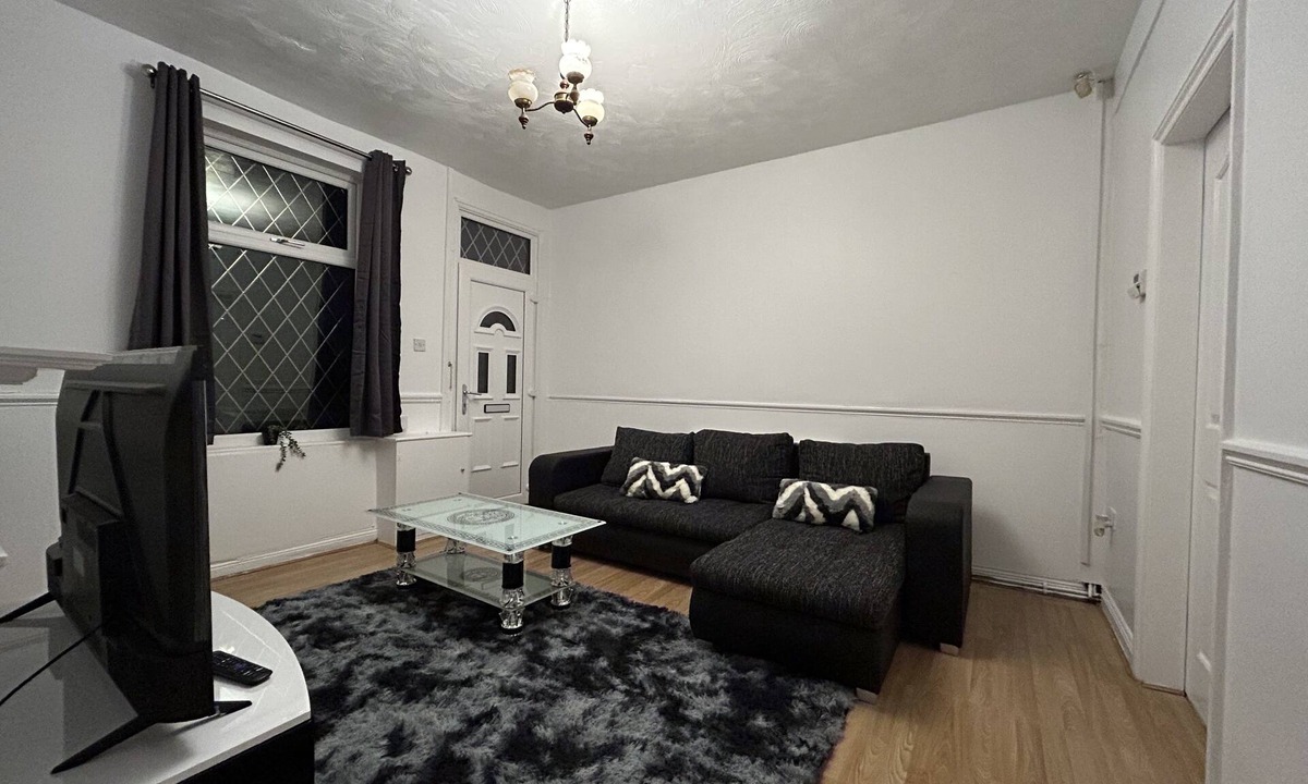 Ashton-under-Lyne House | Comfortable, spacious Two bedroom house close to Etihad Stadium