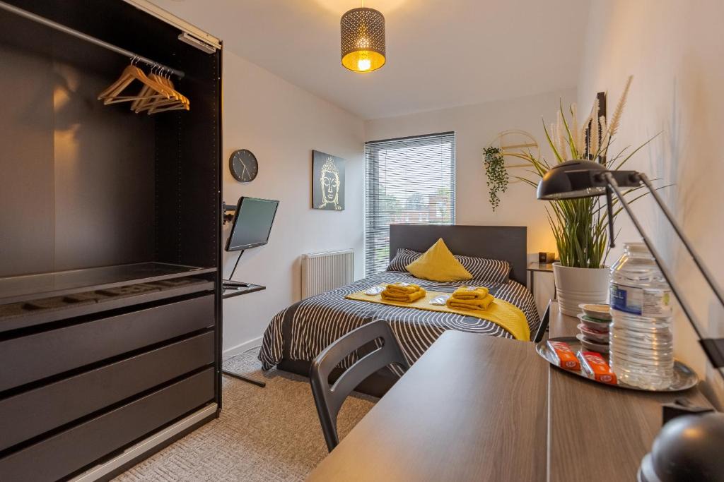 Smethwick House | Comfy & Chique Stay - Perfect For Visiting Birminghams Sites, Events & City Centre