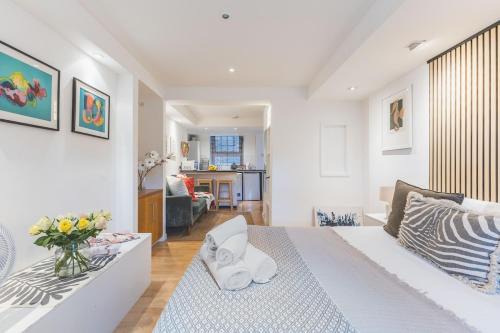 Churchill Apartment | Compact & Bijou Chelsea Studio