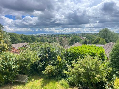 Harborne House | Contractor & University Stay - Scenic Views - Driveway - Near QE