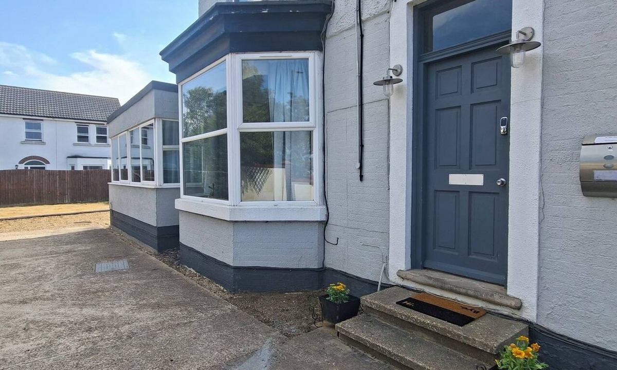 Peterborough House | Contractors paradise in Peterborough -sleeps 14