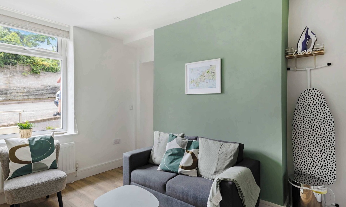 Saltash Apartment | Convenient and Modern 2 Bed Apartment in Saltash
