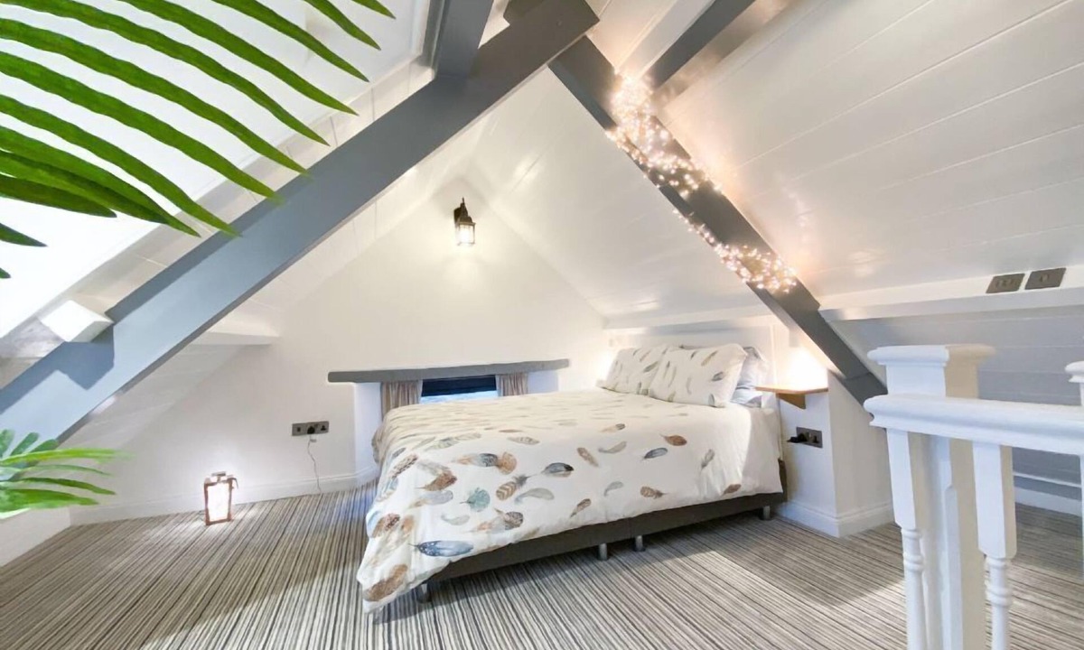 Marhamchurch Cottage | Converted Barn with Superb Sea and Countryside Views