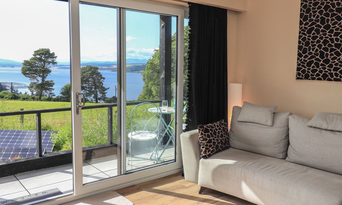 Inverness Cottage | Core-na-bye