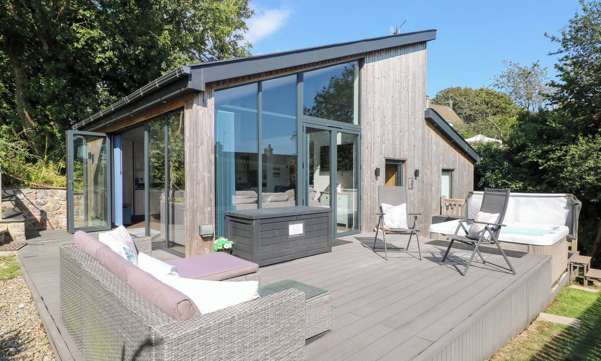 Tenby Cottage | Cornerstones Brython