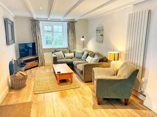 Rose House | Cornwall Coastal Cottage - Beautiful & Stunning