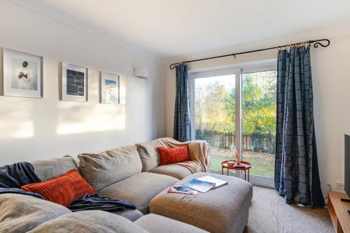 Ashford Apartment | Cosy 2-Bed Maisonette in Ashford