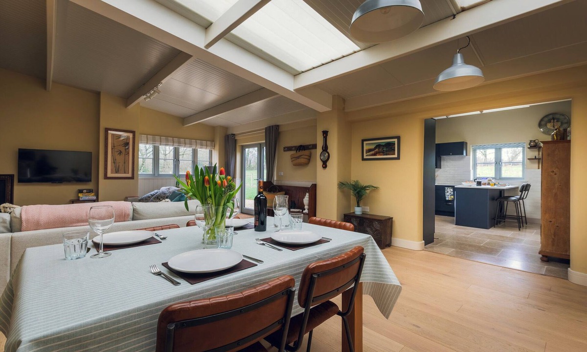 Smallridge House | Cosy barn in Devon.Set within wonderful countryside- 15 mins from Jurassic coast