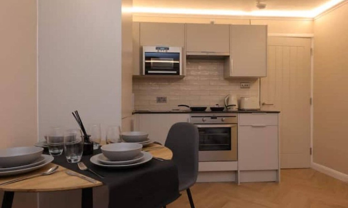 Prince's Apartment | Cosy, modern 2 bed flat close to Big Ben