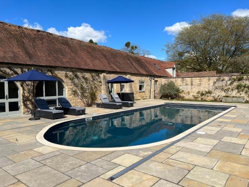 Northway House | Cotswolds Cottage with Heated Pool