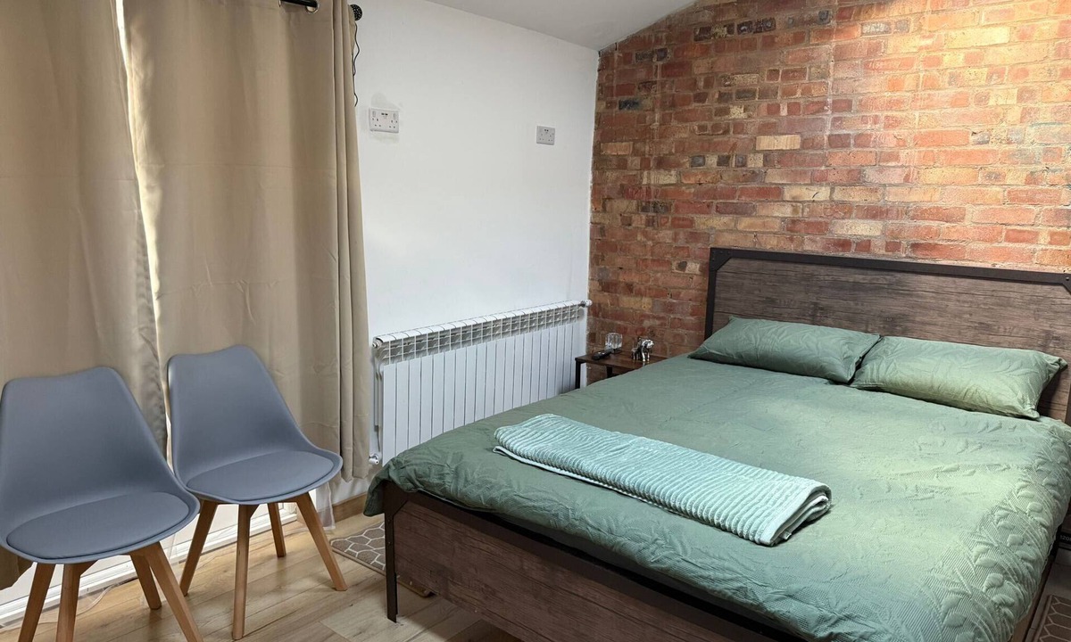 Birmingham Apartment | Cozy Studio in Birmingham Kingstanding