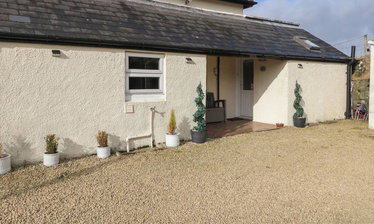 Arisaig Cottage | CUILLIN VIEW APARTMENT, pet friendly, with a garden in Arisaig