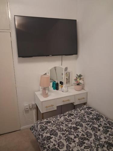 South Ockendon House | Cullen Sqaure