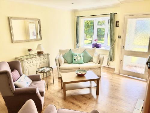 Hordle House | Daisy Cottage