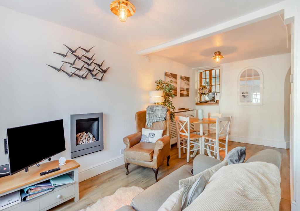 Shaldon House | Daisy Cottage