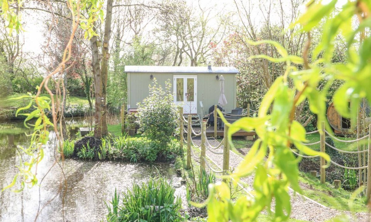 Badwell Ash House | Damsel Shepherds Hut, Baldwell Ash