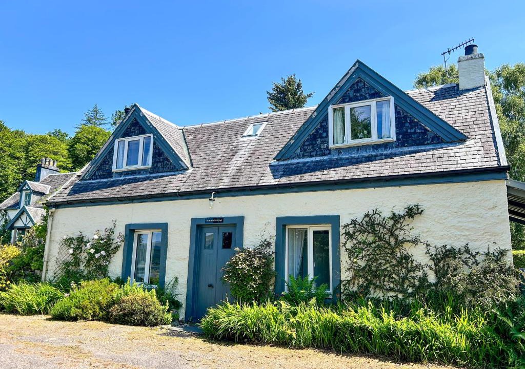 Cairndow House | Darroch Beag