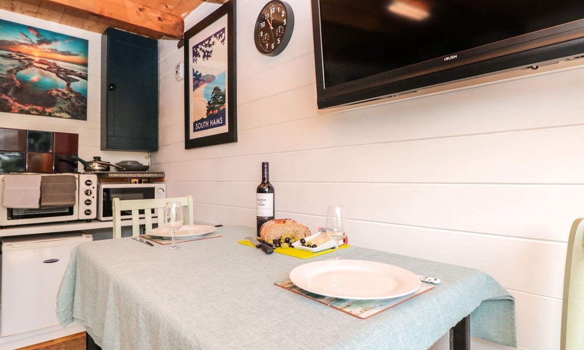 Totnes Cottage | Dart View Hideout