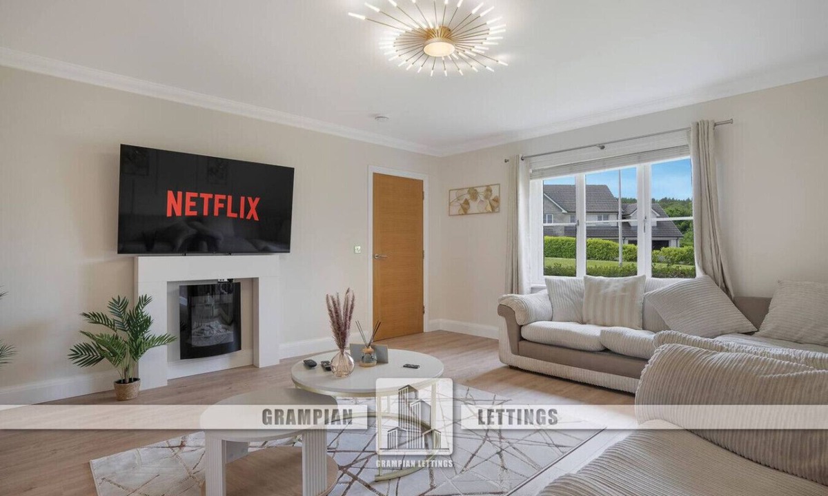 Aberdeen House | Deeside Brae Villa | Grampian Lettings