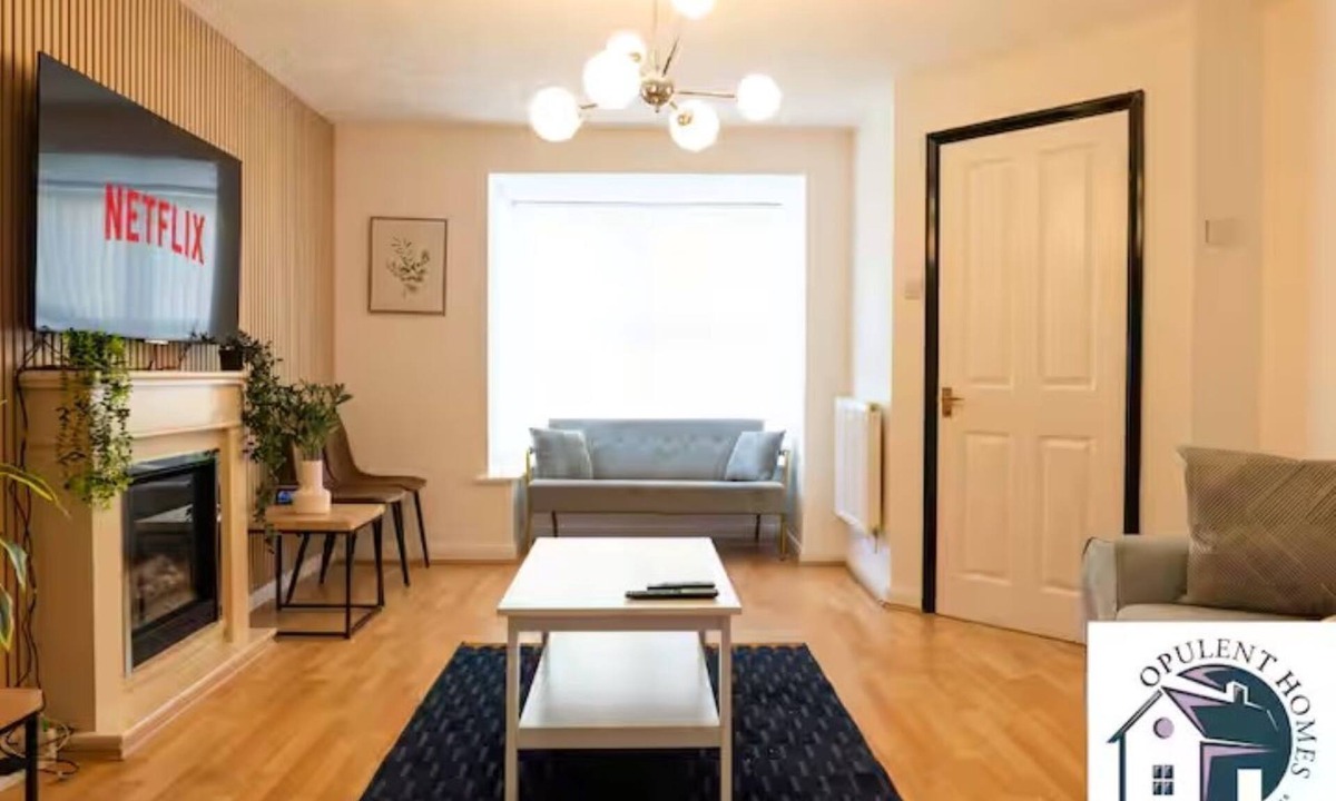 Reading House | Detached 4 bed, Modern Contractor Pad, Reading
