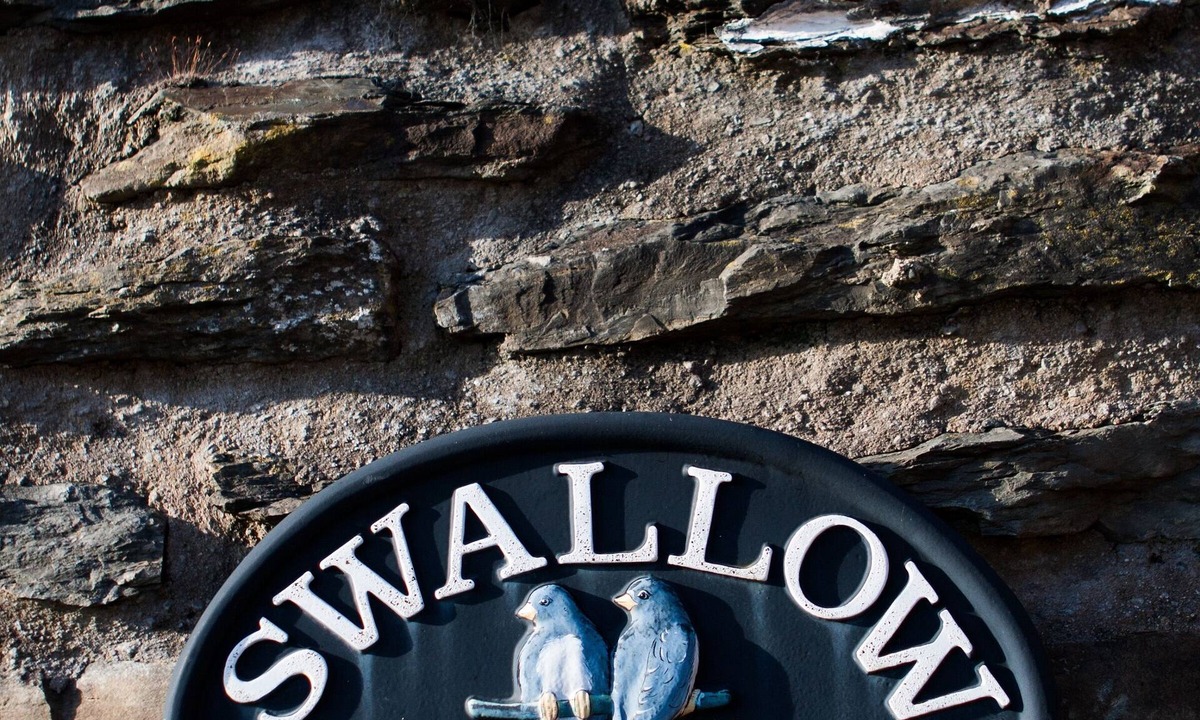 Kendal House | DETACHED STONE BARN IN SELSIDE, SLEEPS 6, WITH GARDEN ROOM.