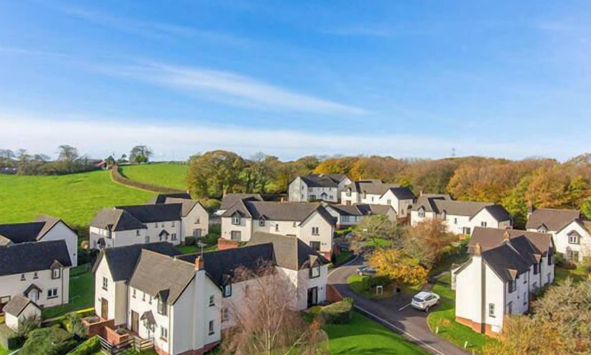 Black Torrington Villa | Devon | Peaceful Country Escape | Pool + Sauna
