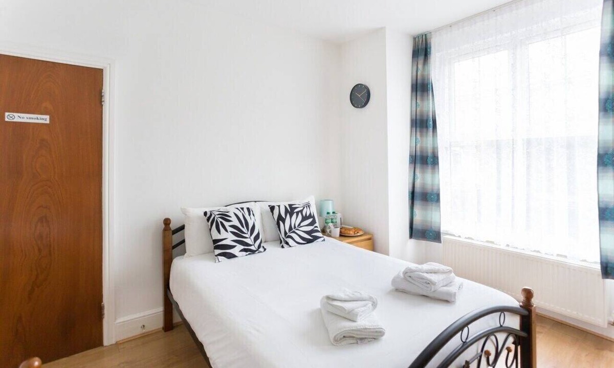 Camden Town Apartment | Double Room - Shared Bathroom - D-1&2 - G