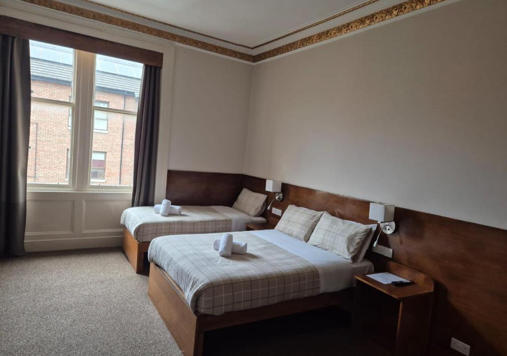 Clydebank Hotel | Douglas Hotel