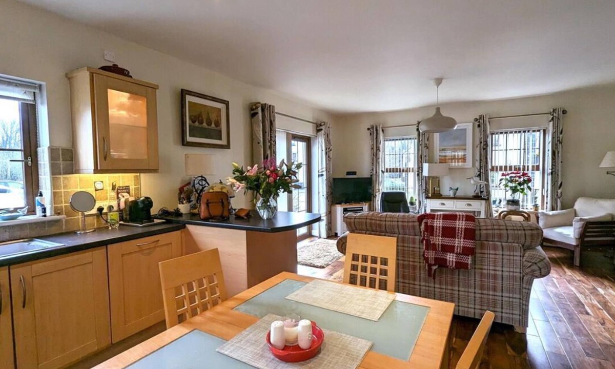 Dunadry Apartment | Dunadry Retreat -Spacious 2 bedroom ground floor apartment