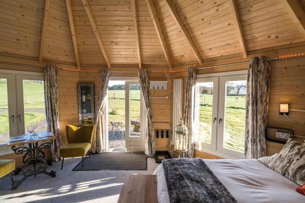 Fintry Cabin | Dunroamin Lodges