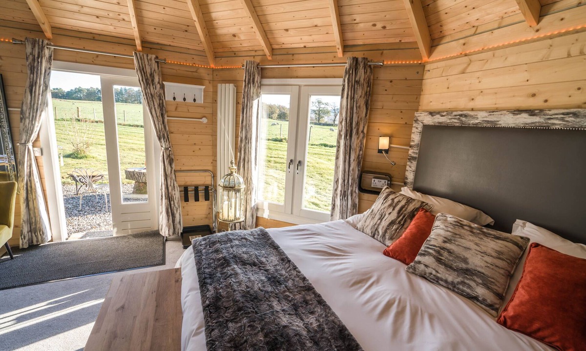 Fintry Cabin | Dunroamin Lodges