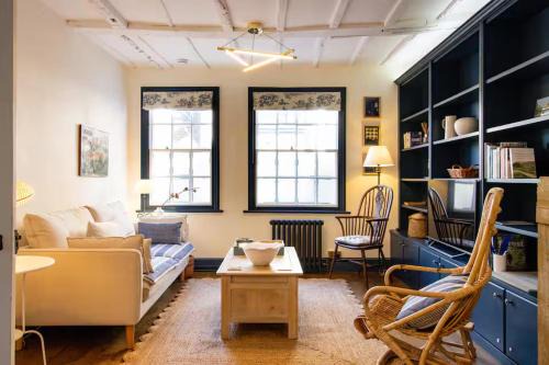Rye House | Easter Cottage - Central Rye Effortless Chic Pass the Keys
