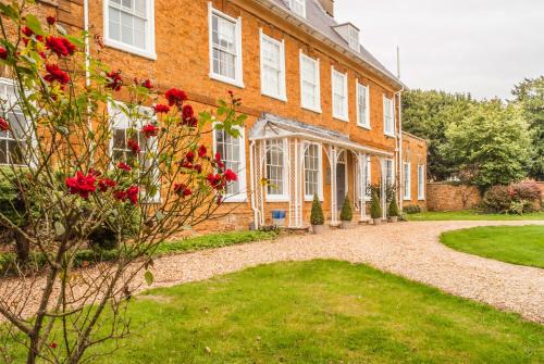 Earls Barton House | Ecton House